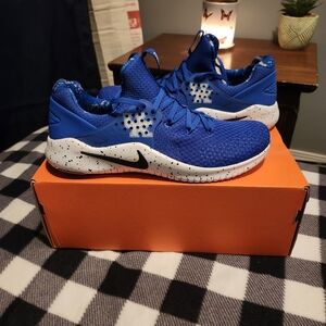 NIB Men's size 10 Nike Free TR 8 Shoes